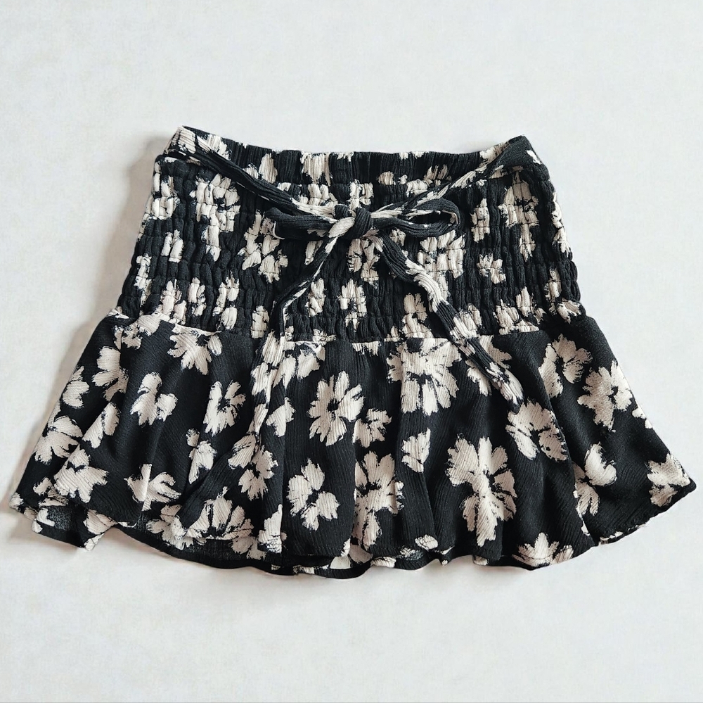 Urban Romantics Skort-Size Medium - Picture 4 of 6